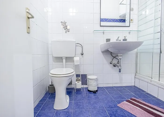 Apartment Comfy 1br Aprt, In With Great Amenities Vienna